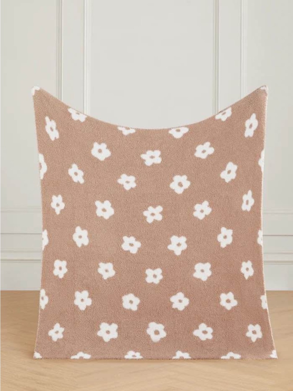 Cozy Floral Throw Blanket in Taupe and White